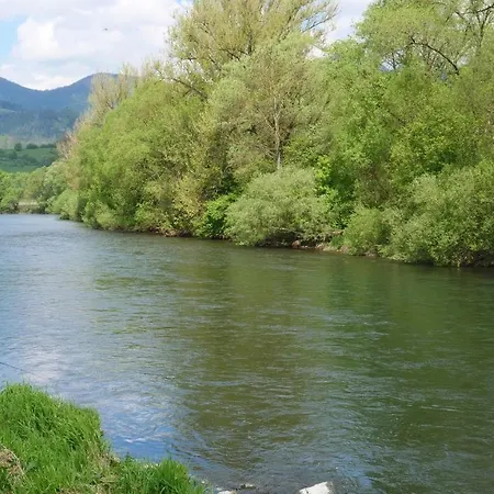 River Side Near Besenova Üdülőközpont Ivachnófalu