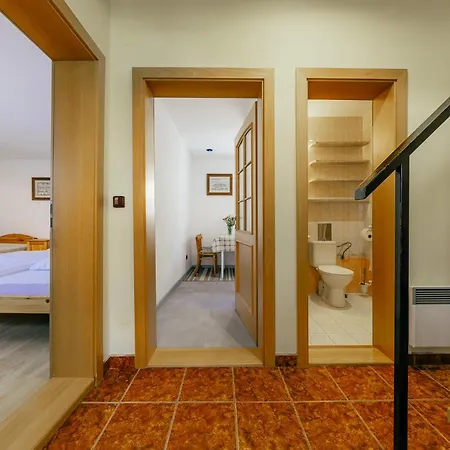 River Side Near Besenova Üdülőközpont Ivachnófalu